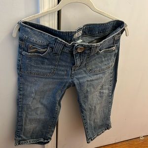 Jean capris Mudd size 9 juniors